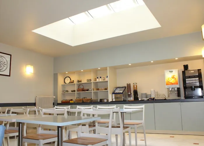 Kyriad Xiii Italie Gobelins Hotel 3*