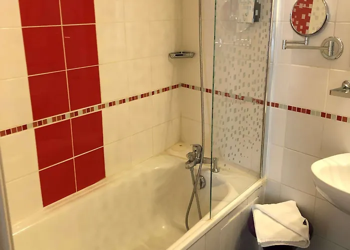 Kyriad Xiii Italie Gobelins Hotel 3*