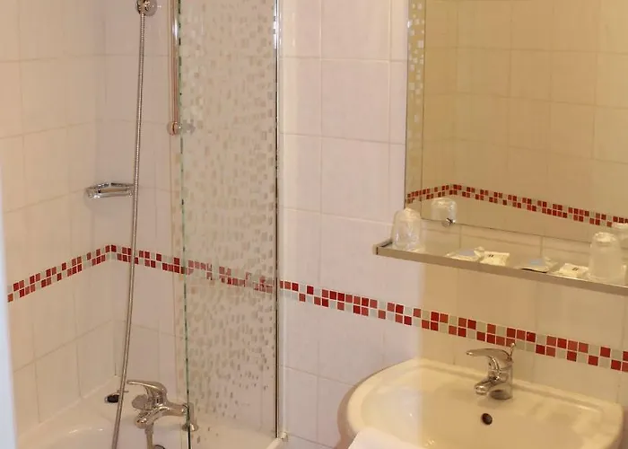 Kyriad Xiii Italie Gobelins